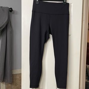 Lululemon Wunder Train HR 25” Size 10 Black Leggings